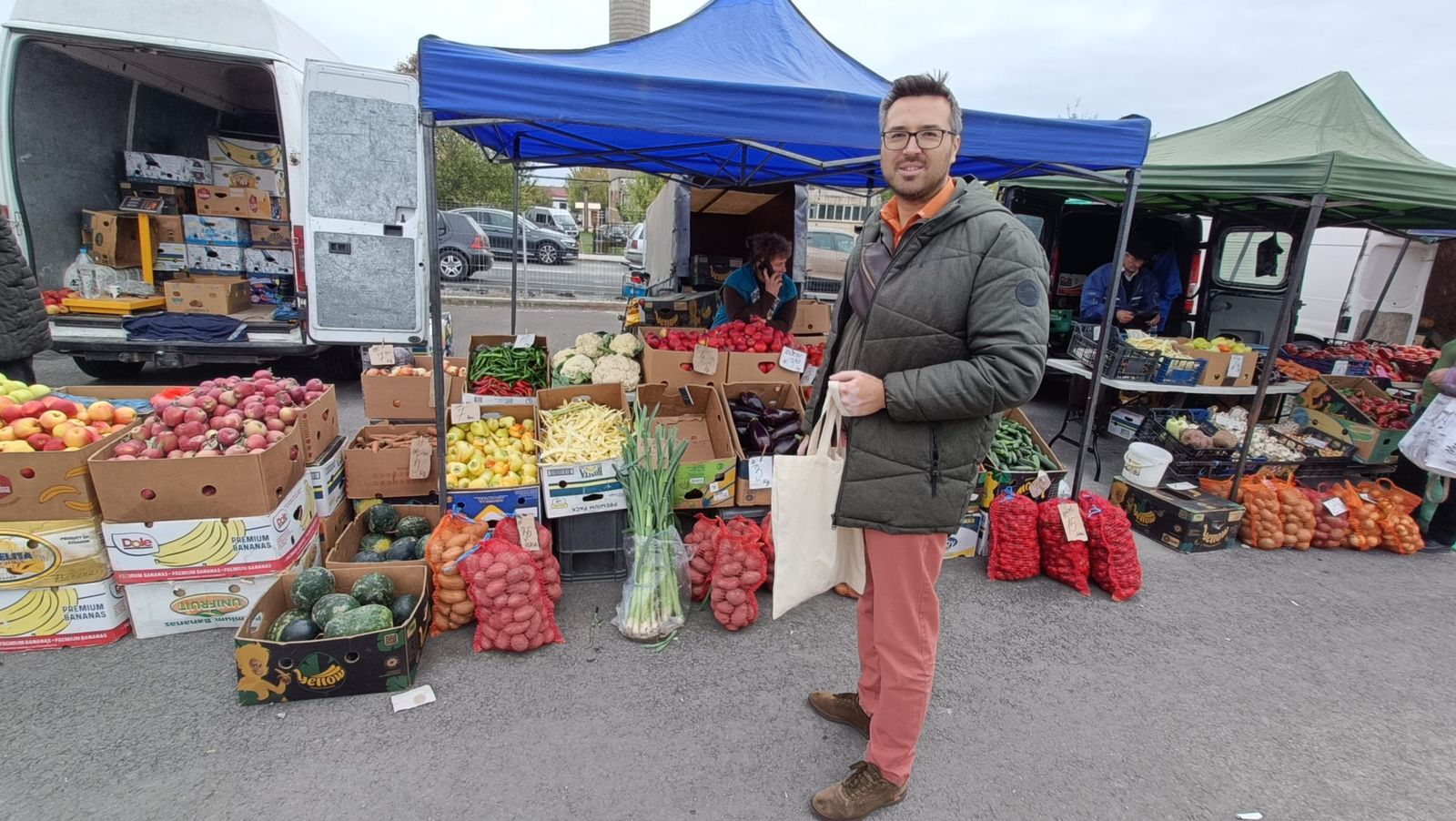Haine, Încălțăminte și Unelte Second Hand?