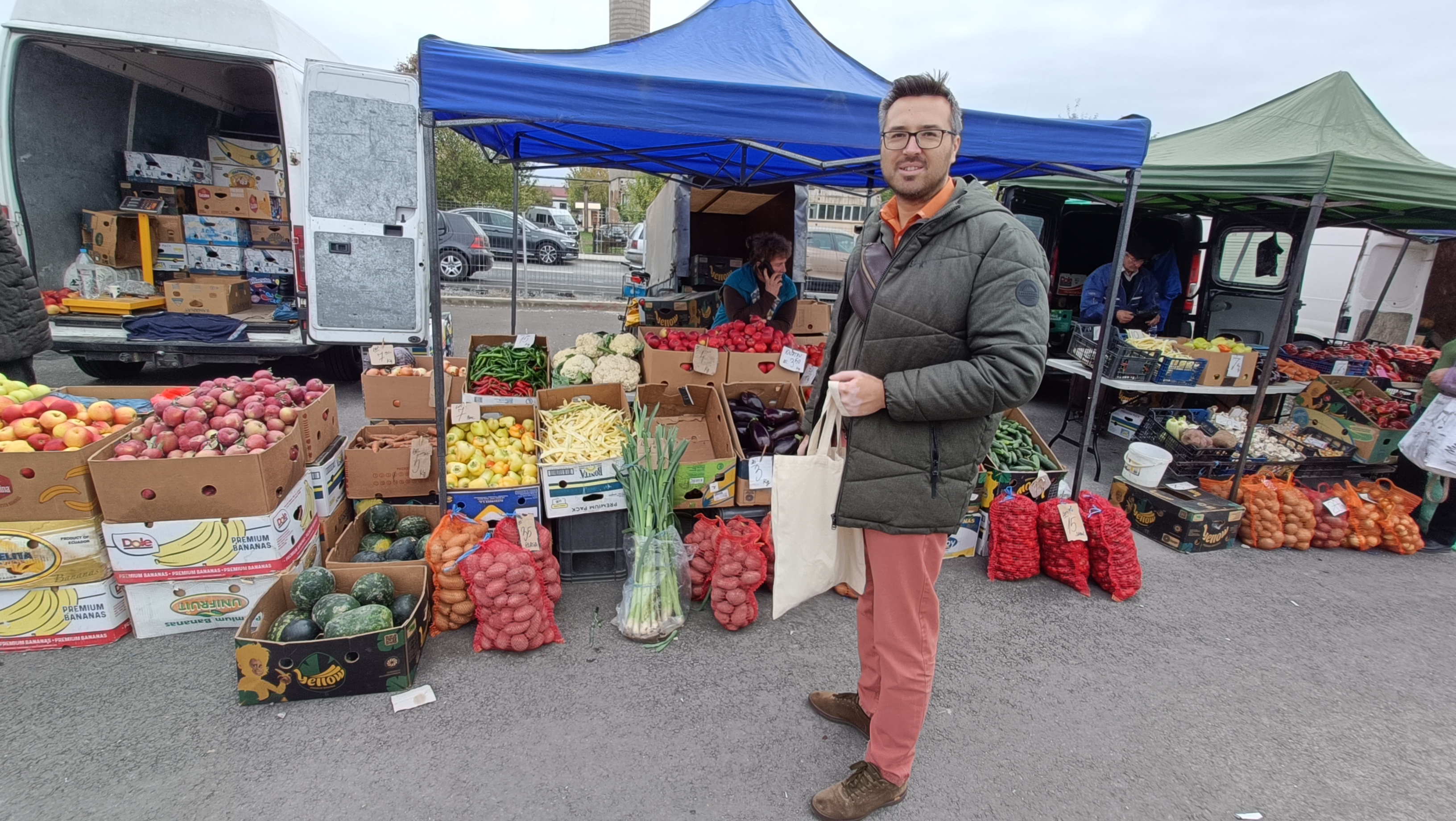 Haine, Încălțăminte și Unelte Second Hand?
