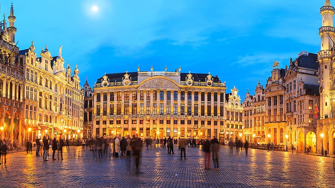 Youth Exchange ERASMUS+ "BE A ROOF FOR SOMEONE!" 12-19 OCTOBER - BRUSSELS, BELGIA